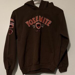 Brown Yosemite Graphic Hoodie Sweatshirt Boys 14/16 with Embroidered Patches